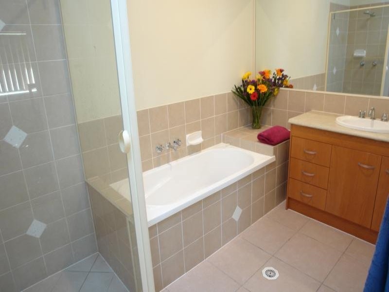 2/60 Freestone Drive, Upper Coomera QLD 4209