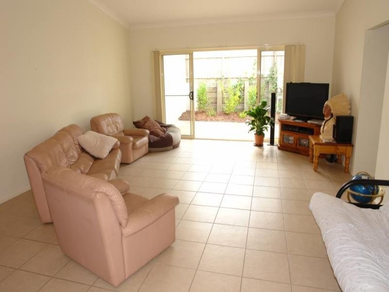 2/60 Freestone Drive, Upper Coomera QLD 4209