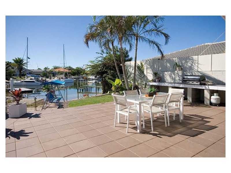 7 Wills Court, Paradise Point QLD 4216