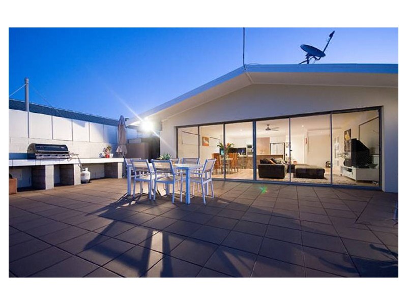 7 Wills Court, Paradise Point QLD 4216
