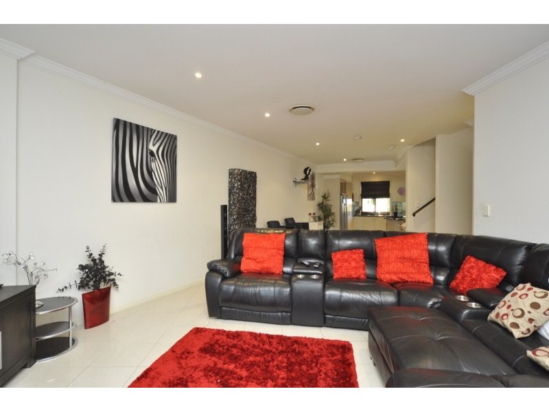 2/4 Cawthray Street, Biggera Waters QLD 4216