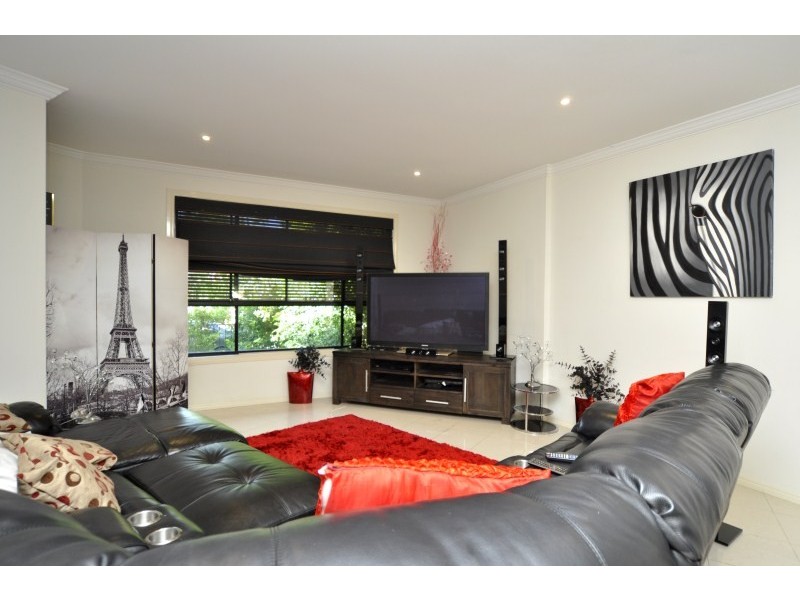 2/4 Cawthray Street, Biggera Waters QLD 4216