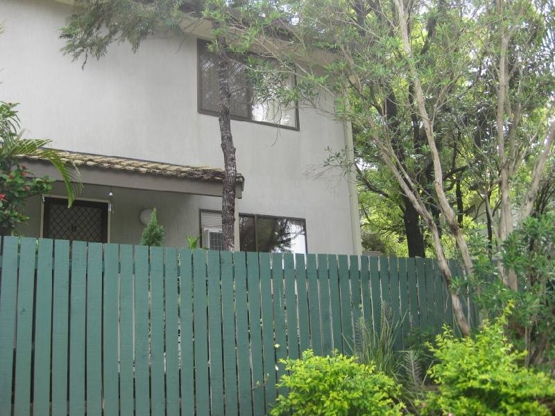 8/77 Olsen Avenue, Labrador QLD 4215