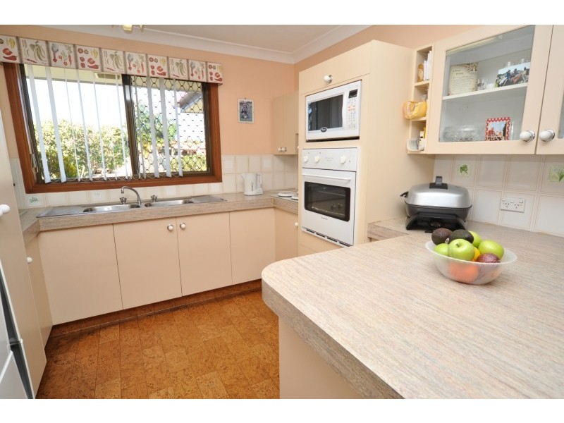 2/8 Maiala Close, Paradise Point QLD 4216