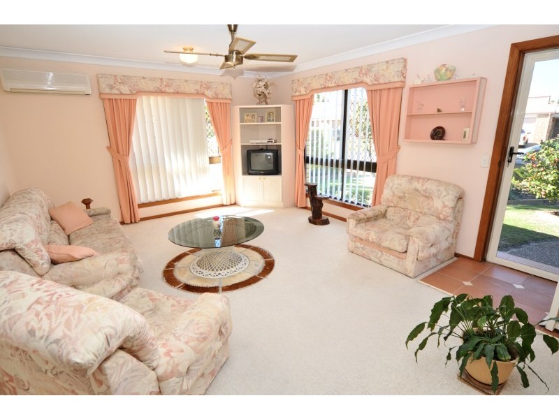2/8 Maiala Close, Paradise Point QLD 4216