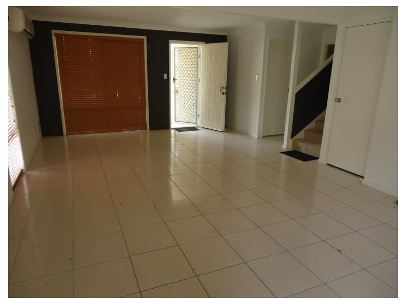 6/14 Liam Court, Labrador QLD 4215