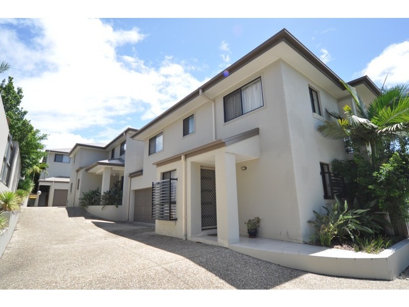 3/9 Government Road, Labrador QLD 4215