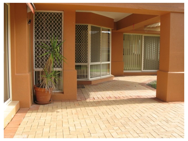 10 Abby Crescent, Ashmore QLD 4214