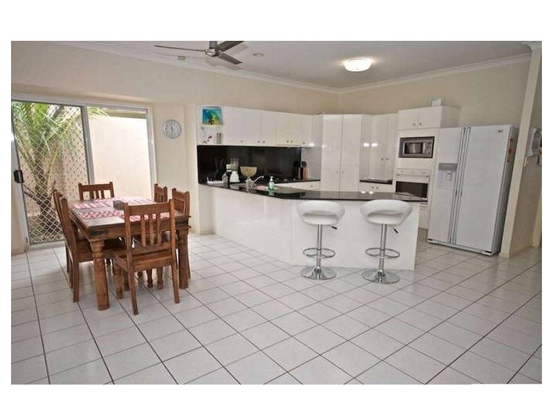 50 Fitzalan Circuit, Arundel QLD 4214