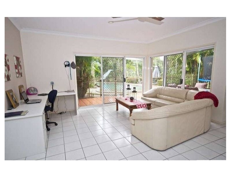 50 Fitzalan Circuit, Arundel QLD 4214