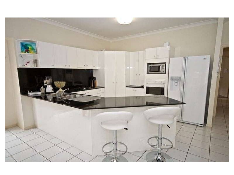 50 Fitzalan Circuit, Arundel QLD 4214