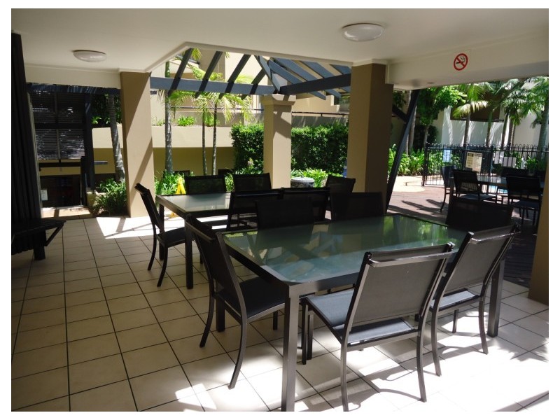 223/392 Marine Parade, Labrador QLD 4215