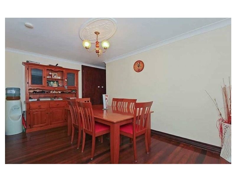 18 Billington Street, Labrador QLD 4215