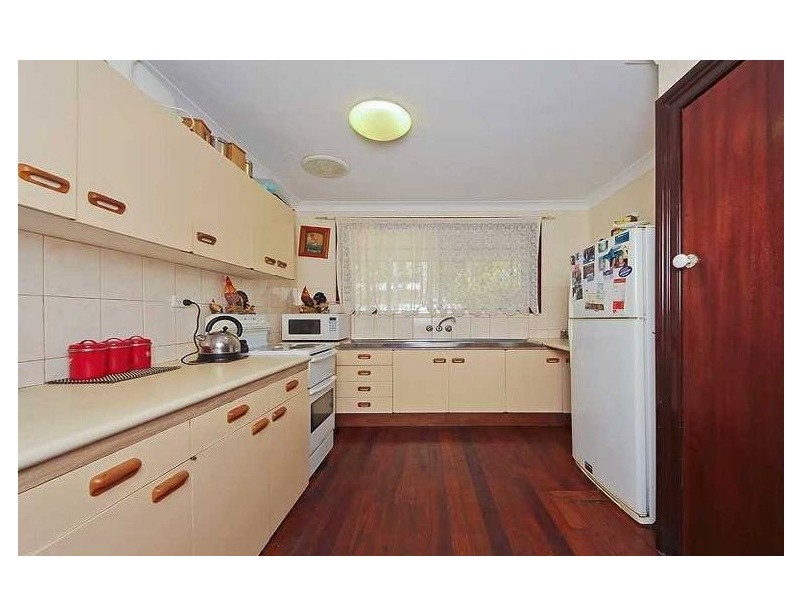 18 Billington Street, Labrador QLD 4215
