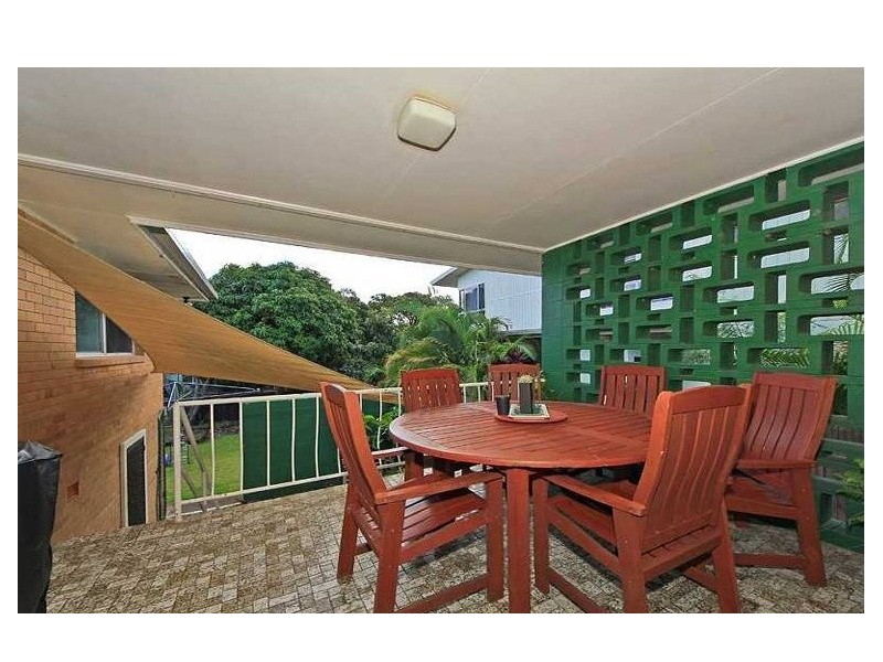 18 Billington Street, Labrador QLD 4215