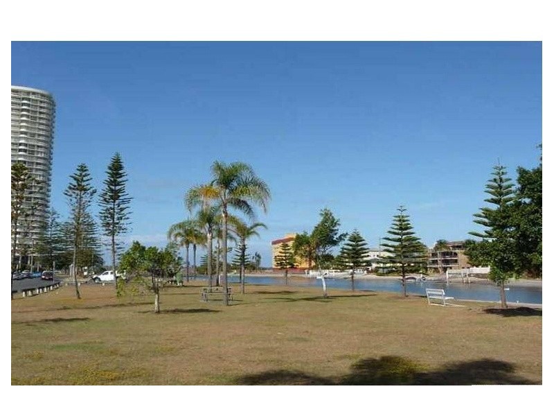 5 Ray Street, Biggera Waters QLD 4216