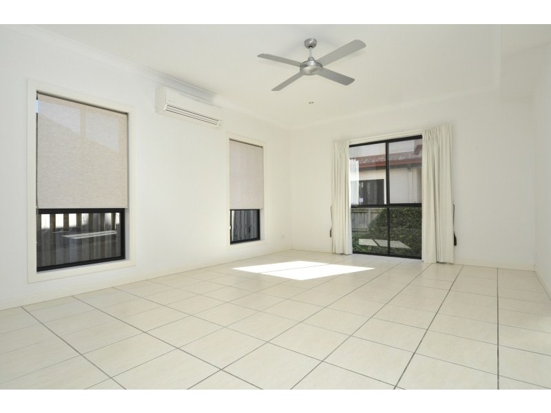 2/2 Tecona Avenue, Hollywell QLD 4216