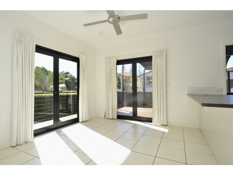 2/2 Tecona Avenue, Hollywell QLD 4216