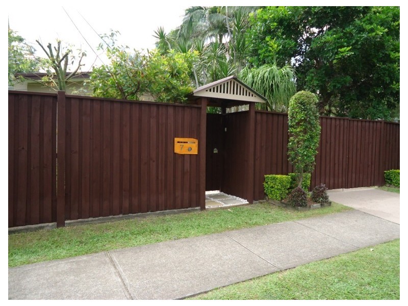 7 Bundarra Street, Coombabah QLD 4216