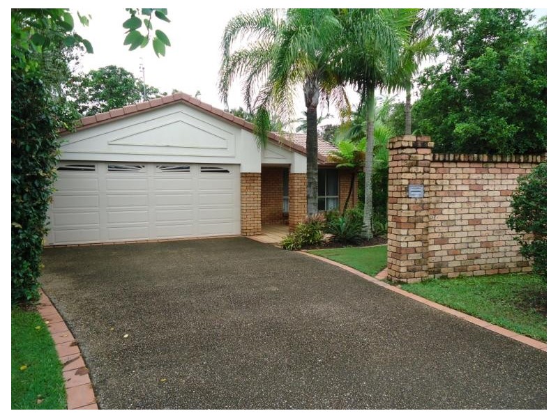 3 Putter Place, Arundel QLD 4214