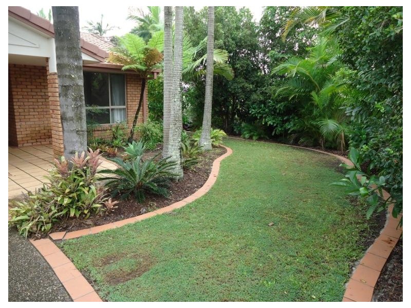 3 Putter Place, Arundel QLD 4214