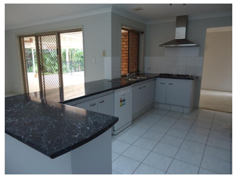 3 Putter Place, Arundel QLD 4214
