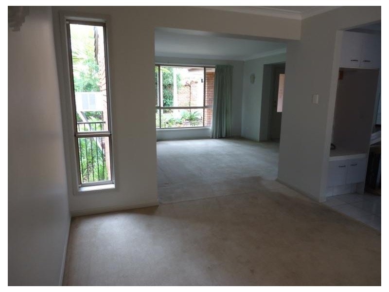 3 Putter Place, Arundel QLD 4214
