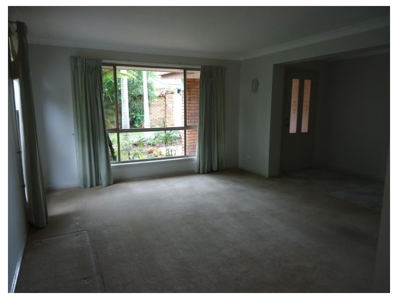 3 Putter Place, Arundel QLD 4214