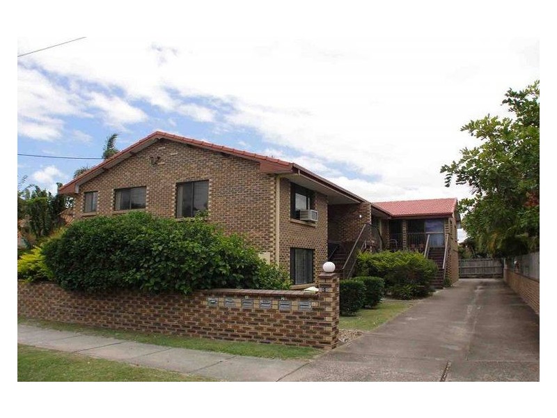 2/18 Madang Crescent, Runaway Bay QLD 4216