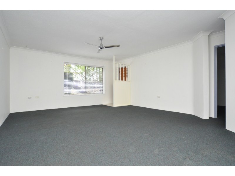 2/18 Madang Crescent, Runaway Bay QLD 4216