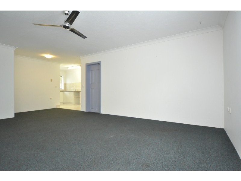 2/18 Madang Crescent, Runaway Bay QLD 4216