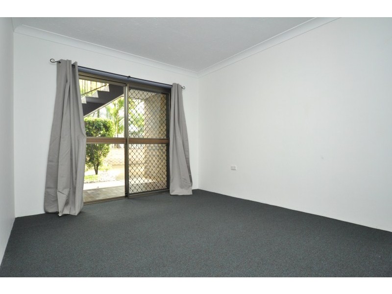 2/18 Madang Crescent, Runaway Bay QLD 4216