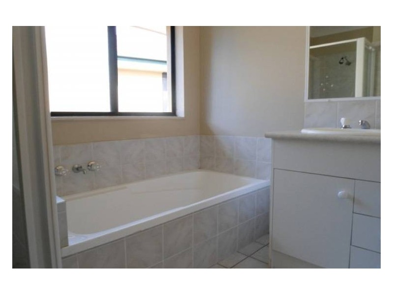 13/156 Greenacre Drive, Arundel QLD 4214