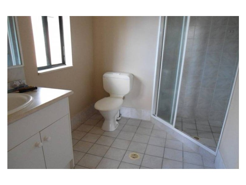 13/156 Greenacre Drive, Arundel QLD 4214