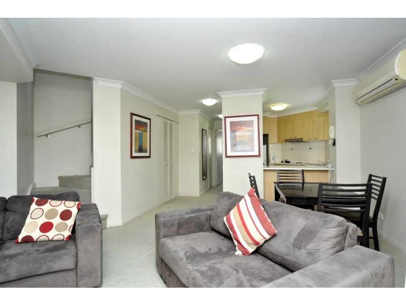 301/392 Marine Parade, Labrador QLD 4215