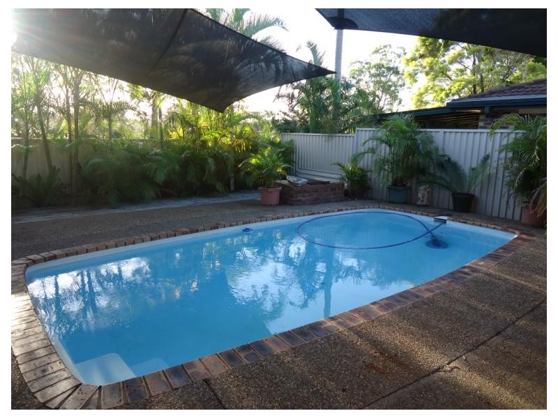 2/12 Davebill Court, Labrador QLD 4215