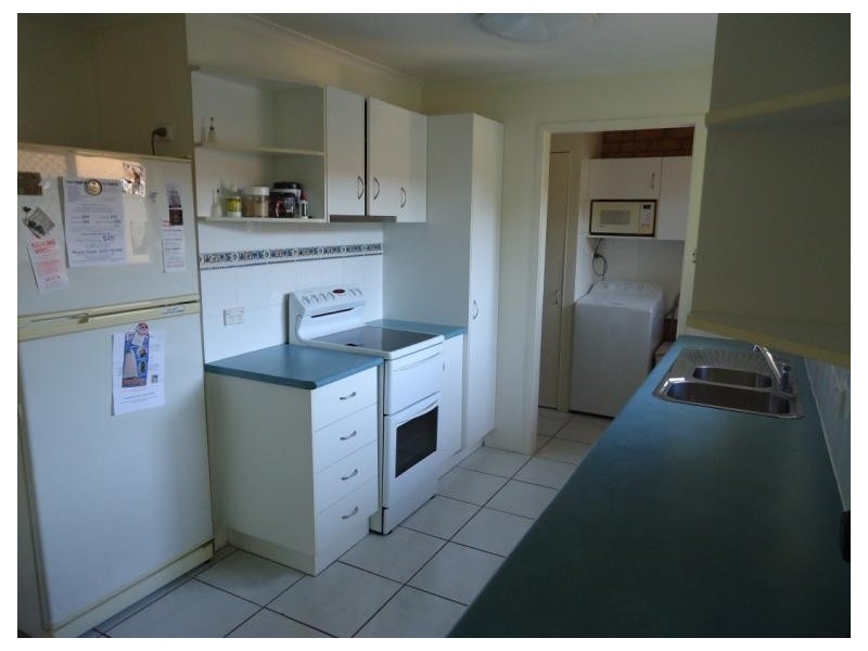 2/12 Davebill Court, Labrador QLD 4215