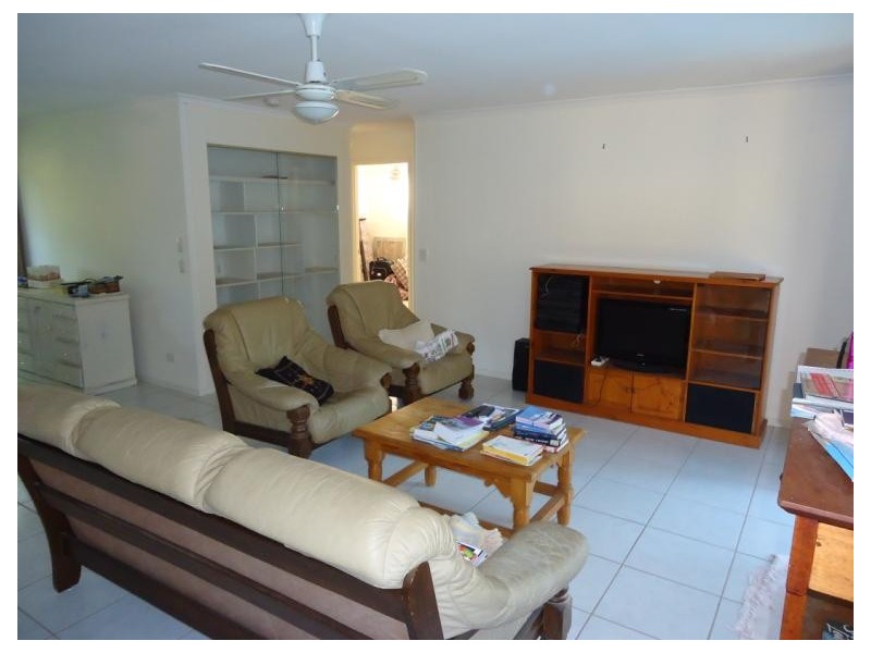 2/12 Davebill Court, Labrador QLD 4215