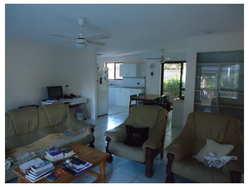 2/12 Davebill Court, Labrador QLD 4215