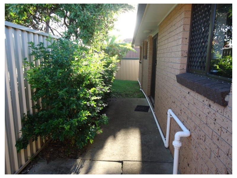 2/12 Davebill Court, Labrador QLD 4215