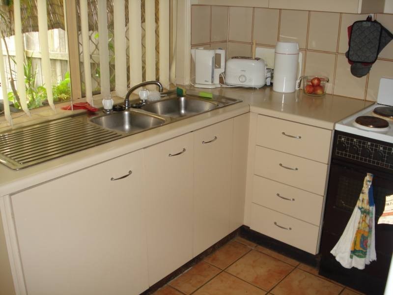 2/4 Galaxy Court, Labrador QLD 4215