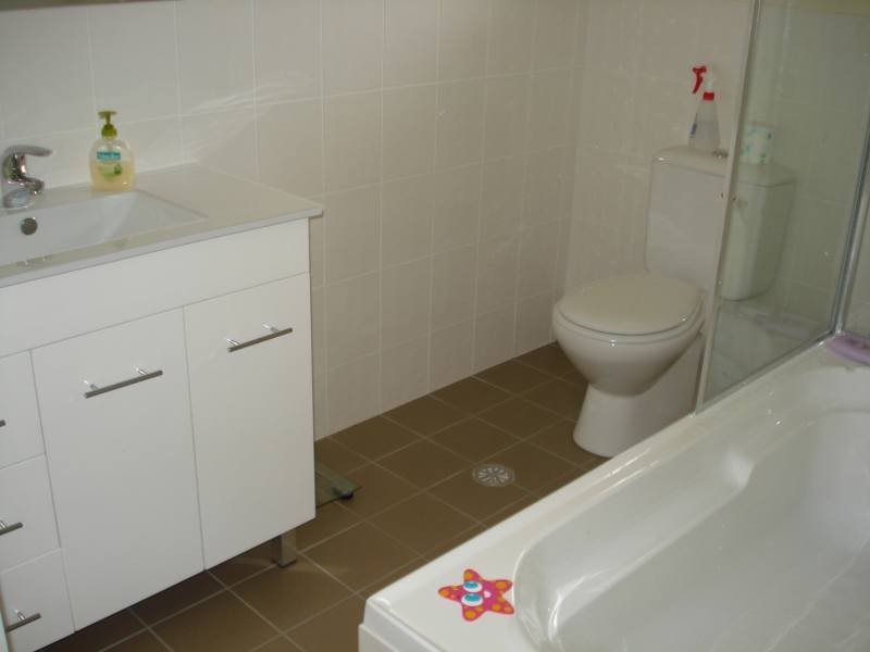 2/4 Galaxy Court, Labrador QLD 4215