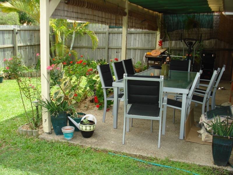 2/4 Galaxy Court, Labrador QLD 4215