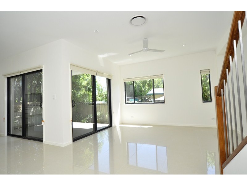 1/7 Penrock Parade, Labrador QLD 4215