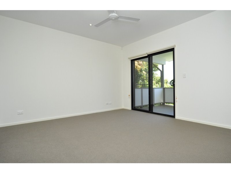 1/7 Penrock Parade, Labrador QLD 4215