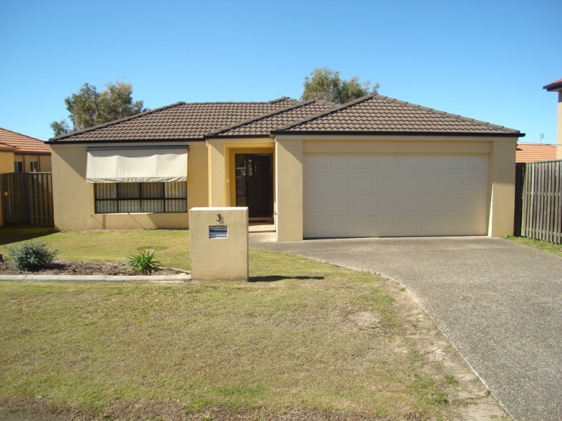 3 Madasin Close, Arundel QLD 4214