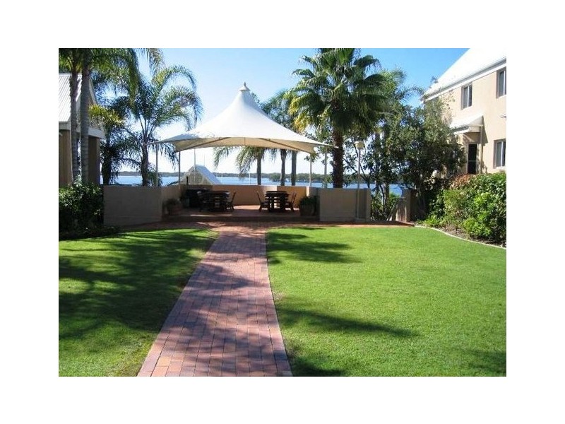 55/3 Marina Crescent, Hollywell QLD 4216