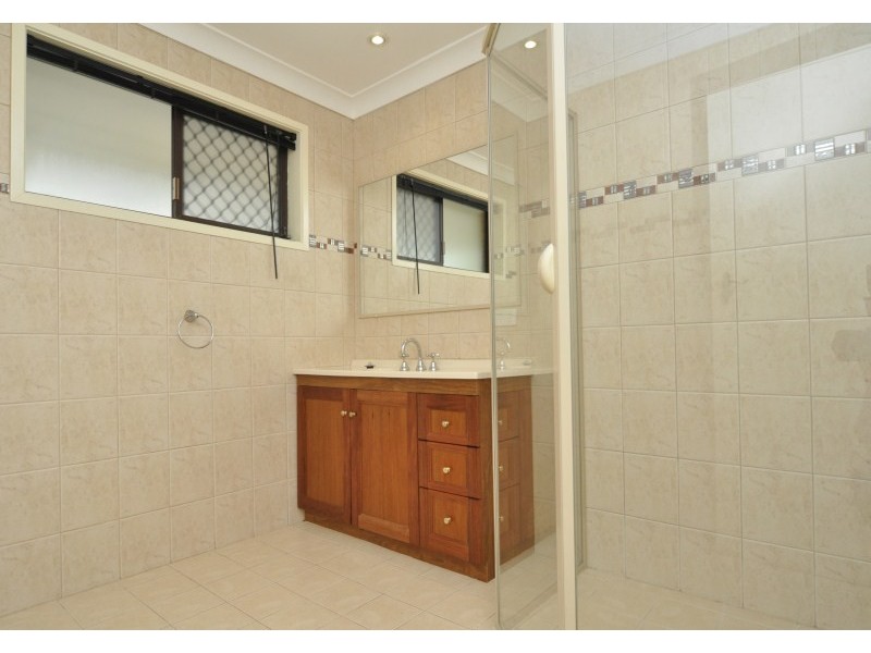 11 Matthew Flinders Drive, Hollywell QLD 4216