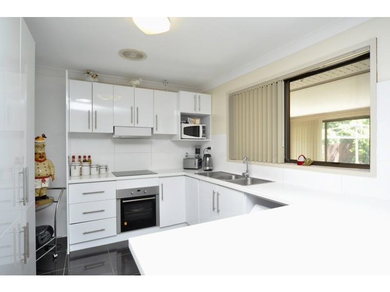 41 Poinsettia Avenue, Hollywell QLD 4216