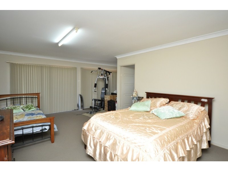 41 Poinsettia Avenue, Hollywell QLD 4216